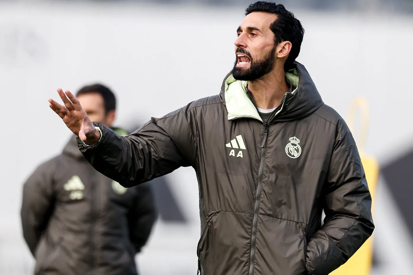 HLV Arbeloa đối mặt tương lai bất định
