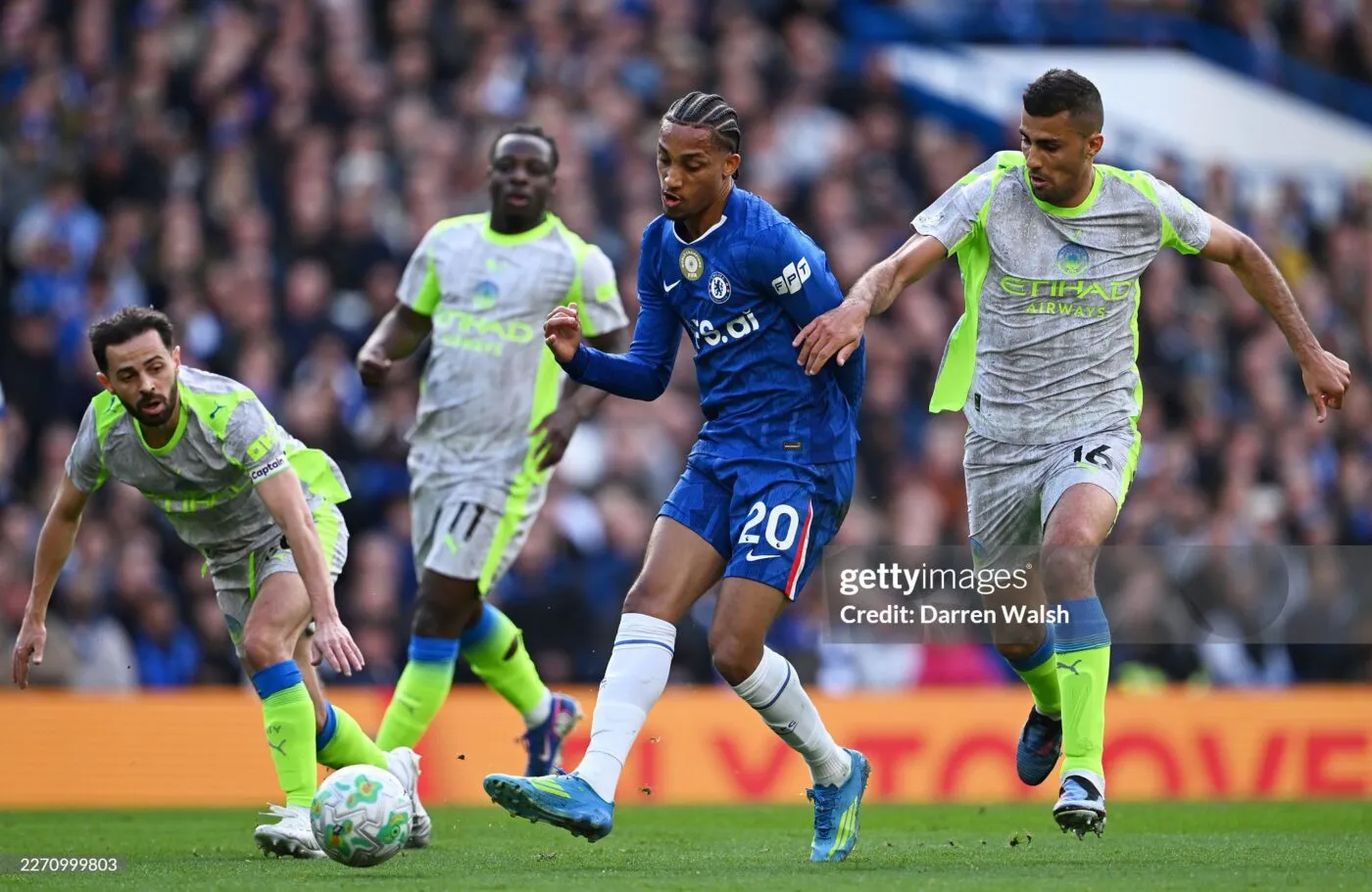Nóng bảng xếp hạng Ngoại hạng Anh: Man City "nghiền nát" Chelsea, vô địch hấp dẫn